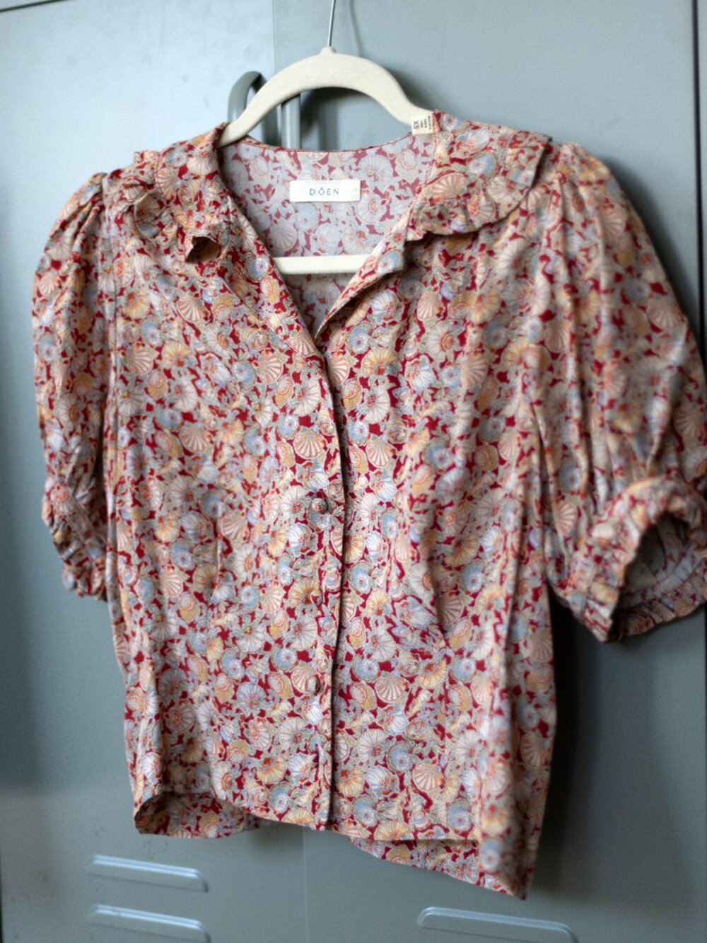 Doen Silk Bergamot Blouse in Tresors de La Mer Shell Print - Picture 3 of 5